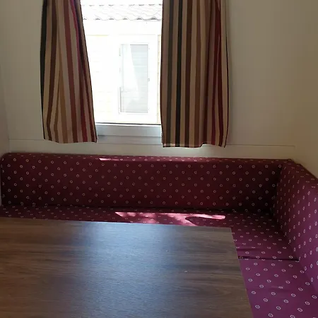 Eurocamp Mobilhomes At Brioni Sunny Campsite Pula Room photo